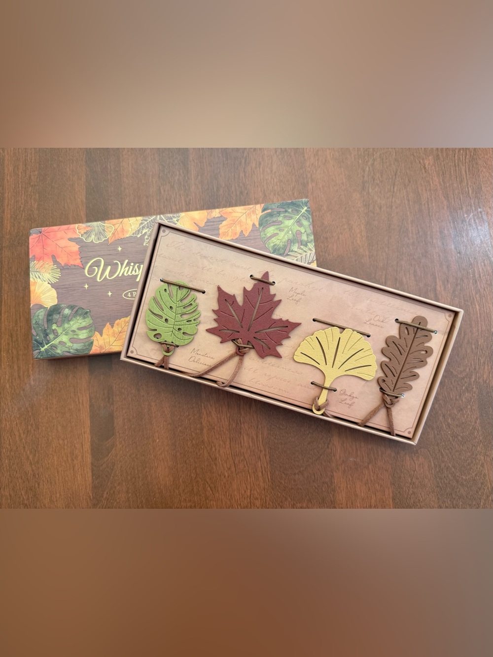 Beautiful leaf 🍁 bookmarks